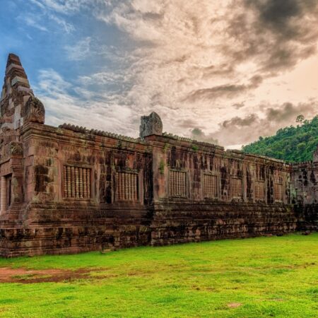 Don Daeng, Sunrise visit to Wat Phou