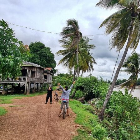 Champasak, Champasak – Don Khone via the 4000 islands by boat and mountain bike
