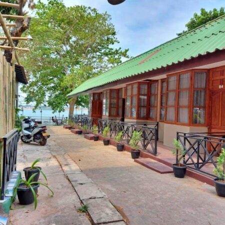 Pilgrims Inn, Savannakhet 4